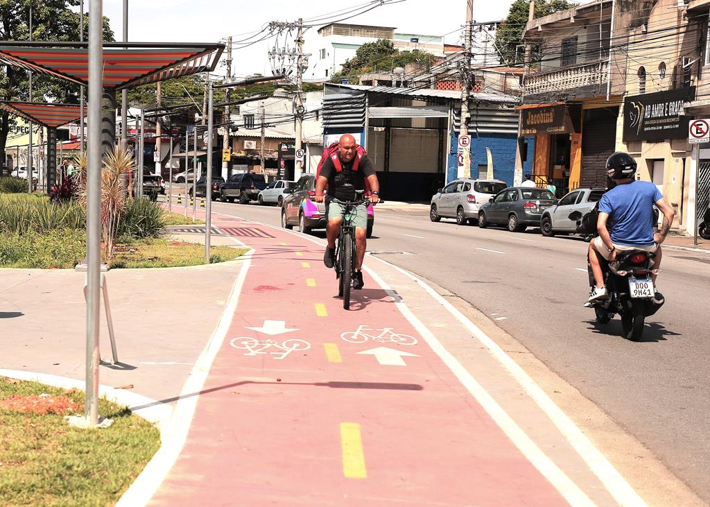 Prefeitura inicia obras de ciclovia de 6 km entre Aldeia e Alphaville