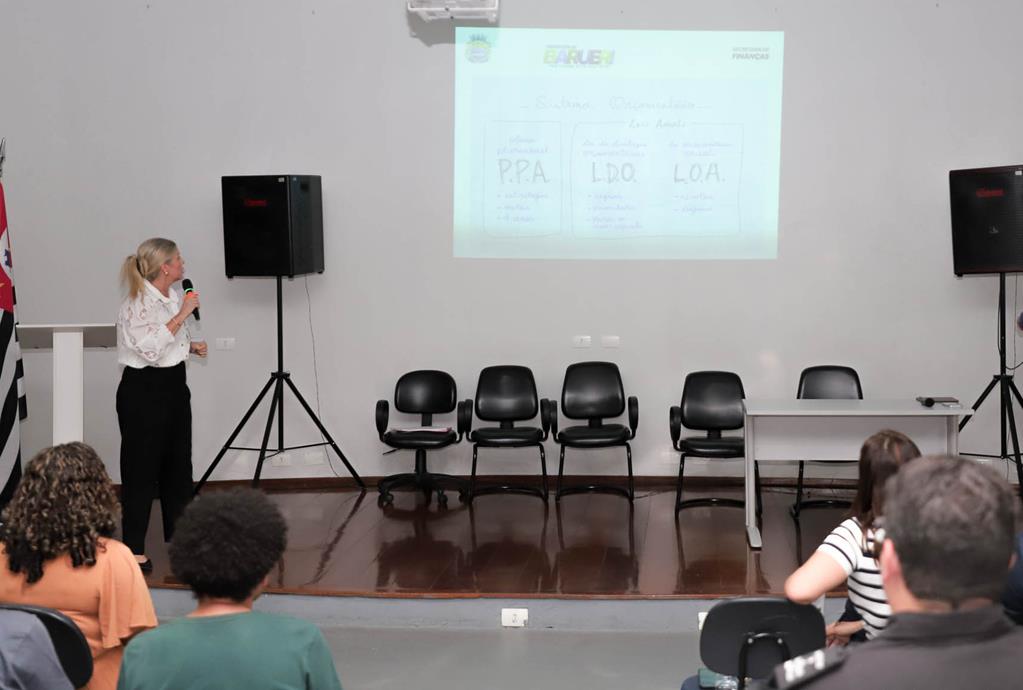 Prefeitura realiza audiência pública com sugestões da população para a LDO de 2027